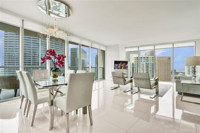 Photo - 465 Brickell Ave Unidad 3602