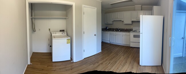 Building Photo - 4904 Greenway Ave Rental