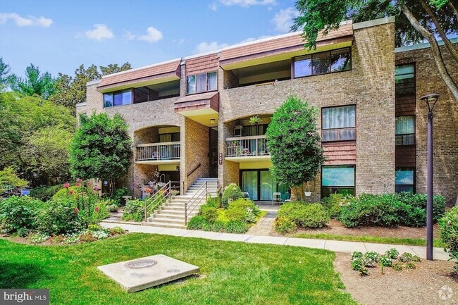 Building Photo - 401 Christopher Ave Unit 23 Rental