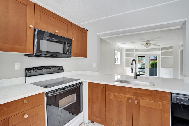 Photo - 10585 Royal Palm Blvd Unit 10585