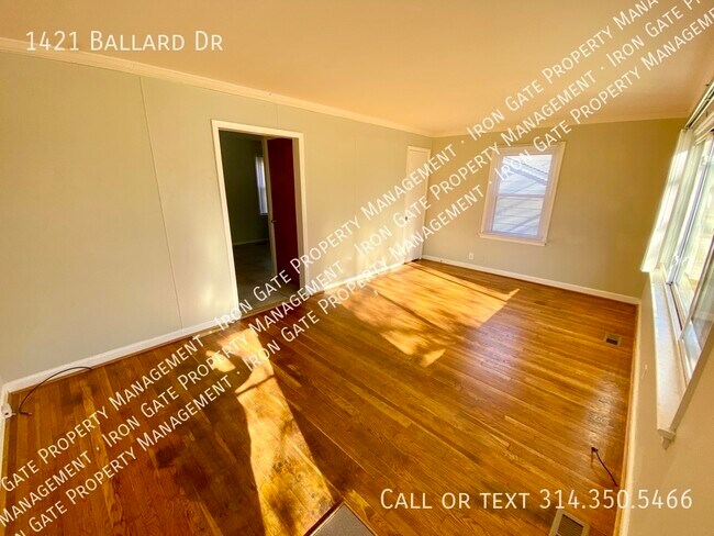 Photo - 1421 Ballard Dr