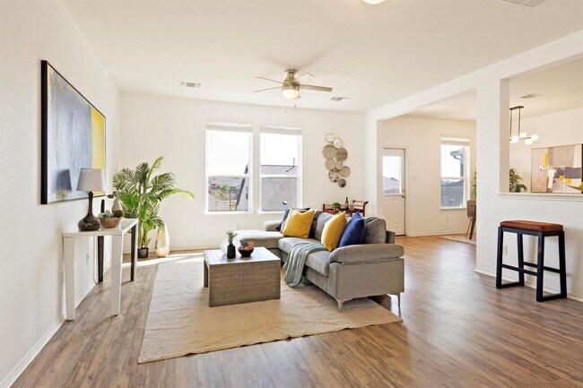 Photo - 217 Boxwood Dr