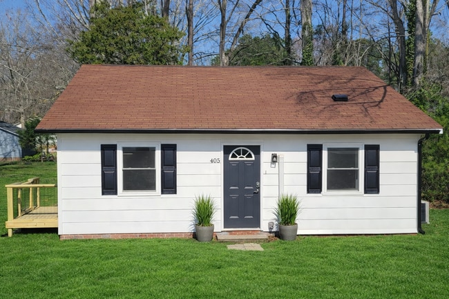 Building Photo - 405 Blyth Rd