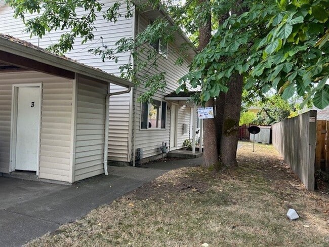 (894) 5th Ave Tri-Plex - 2 Bedroom / 1.5 B... - (894) 5th Ave Tri-Plex - 2 Bedroom / 1.5 B... Apartamento Unidad 2 (R)