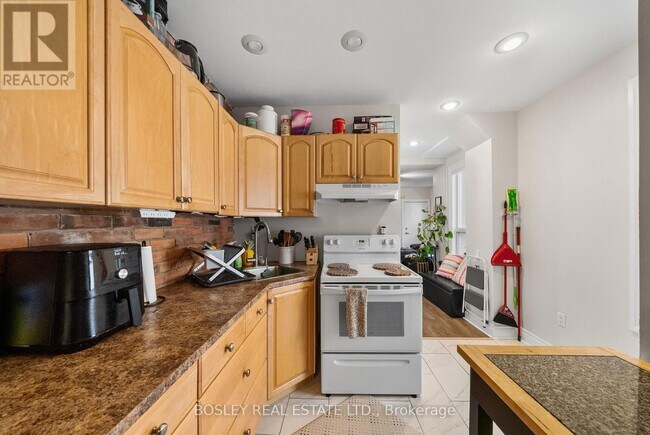 Photo - 229 Woodbine Ave Unit Main