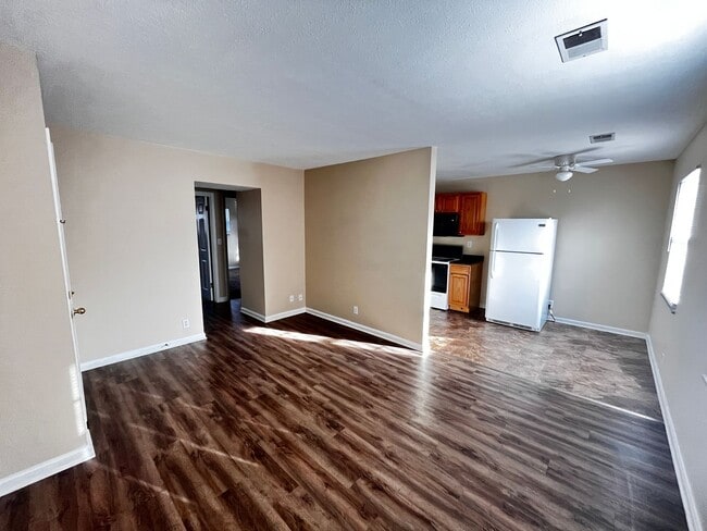 Photo - 2906 Noe Ct Unit 2906 Noe Ct -  4