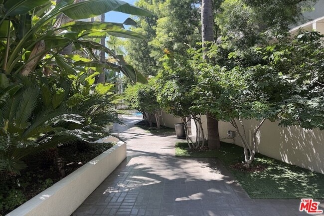 Photo - 1131 Alta Loma Rd Unit 602