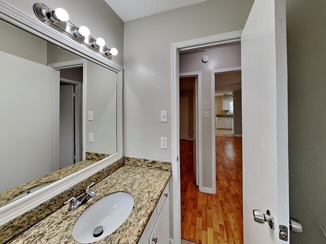 Photo - 1314 Kenwick Pl