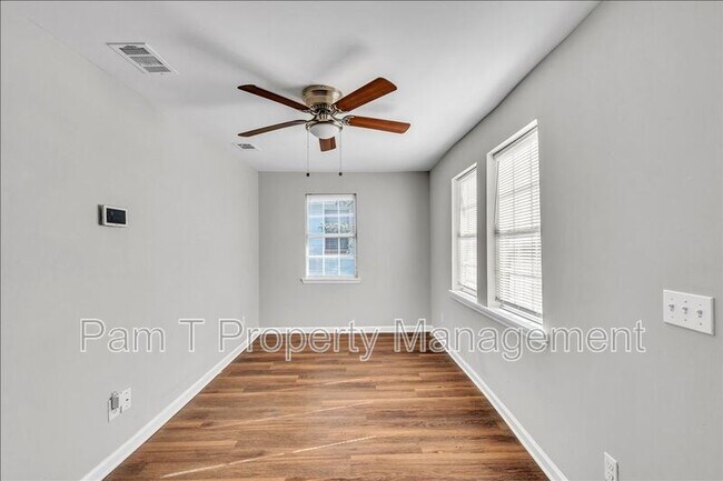 Photo - 1024 W 39th St