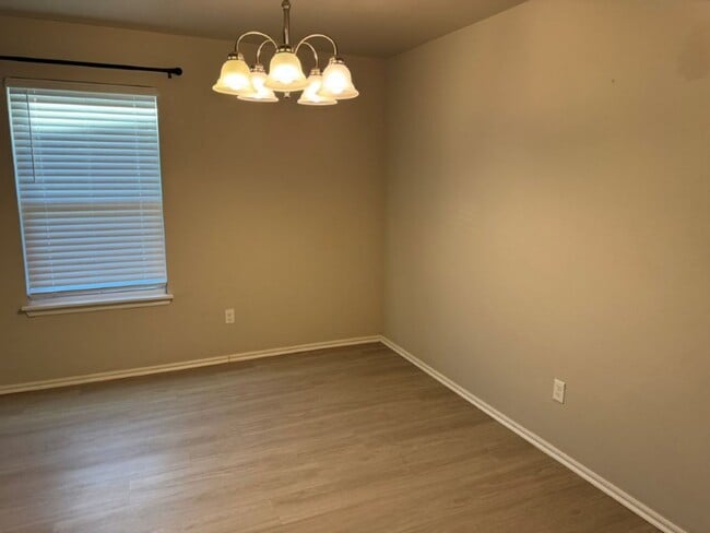 Photo - 55 plus Living in Newcastle! Concierge maintenance, lawncare and all appliances provided!