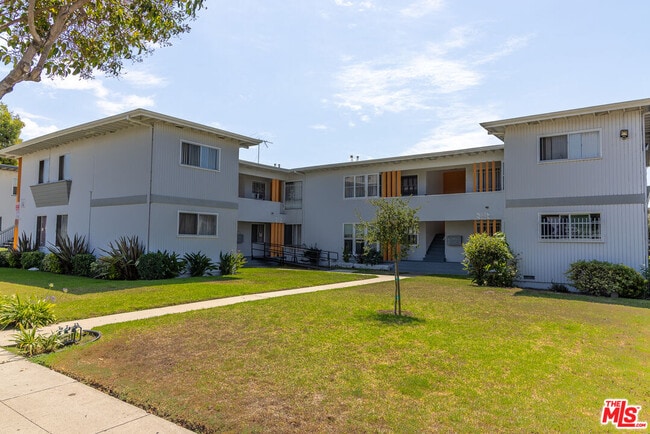 Building Photo - 5784 Corbett St Rental