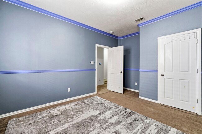 Photo - 8203 Loetsch Ridge Way