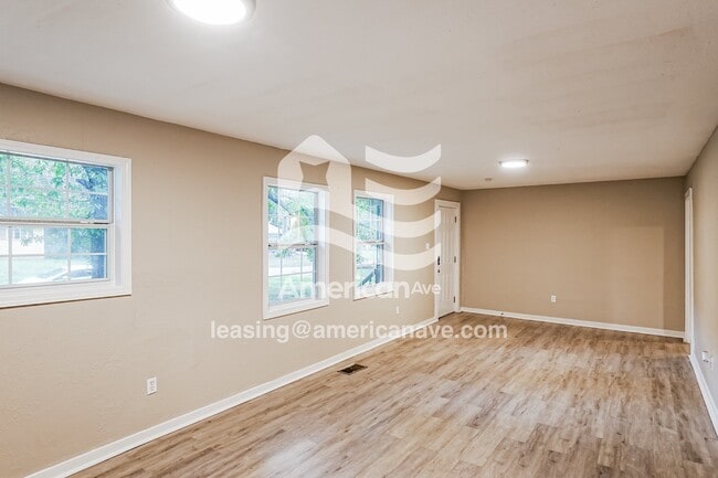Photo - 3027 Woodside Dr