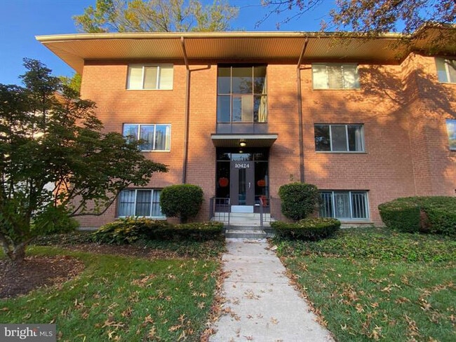 Building Photo - 10424 Rockville Pike Rental