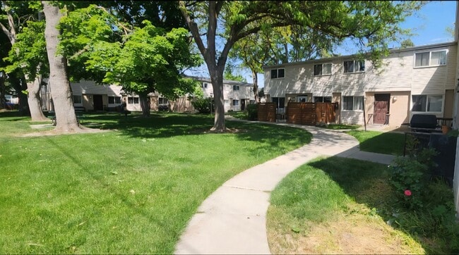 Photo - 952 S Curtis Rd