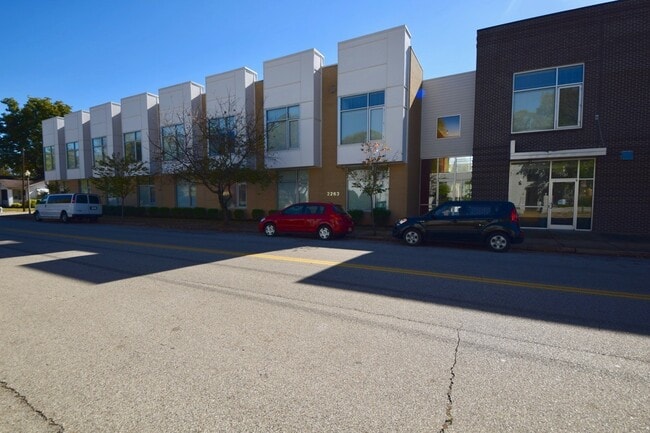 Building Photo - 1 bed, 1 bath condo in Cooper Young