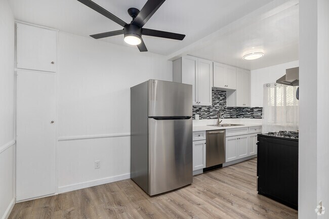 1BR, 1BA - 650SF