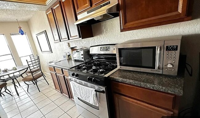 Photo - 1605 Common Dr