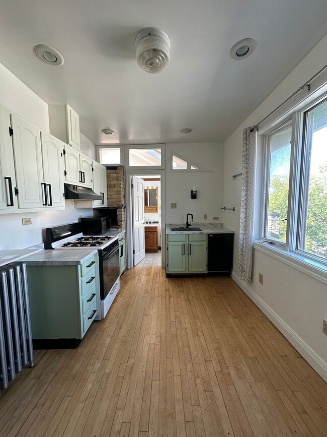 Photo - 1531 N Jackson St Unidad 1531 N Jackson St Upper Front