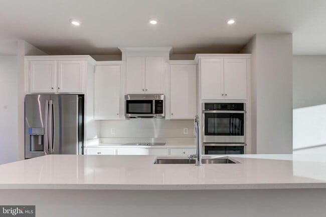 Building Photo - 13172 Arches Rd