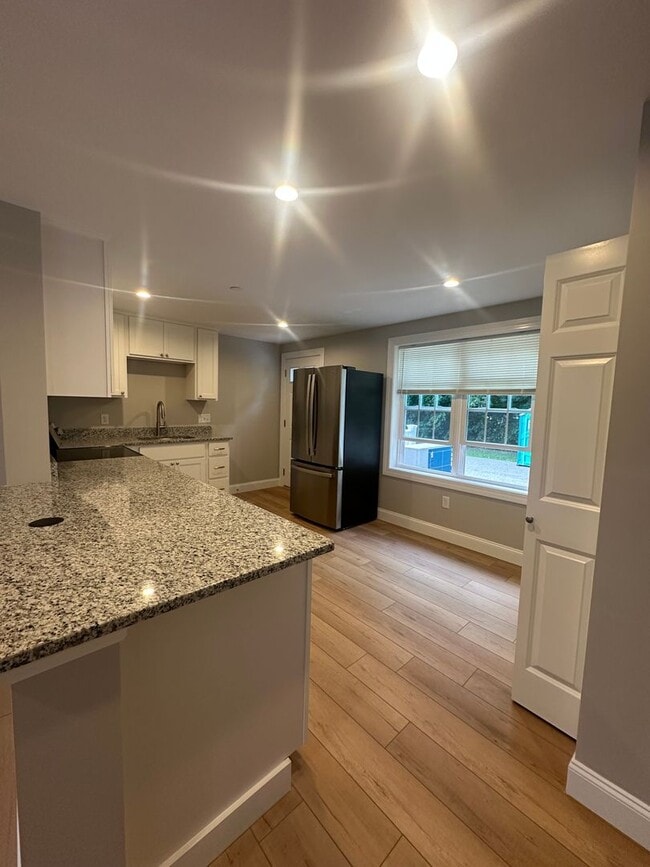 439 Main St Unit 104