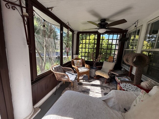 Photo - 2425 Demington Dr Unidad 2425 Demington Drive