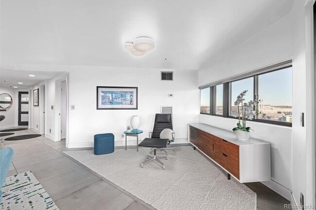 Photo - 100 Park Ave W Unit #1606