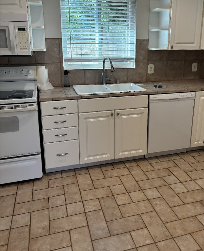 Photo - 425 Lincoln Ave Unidad 425 LINCOLN