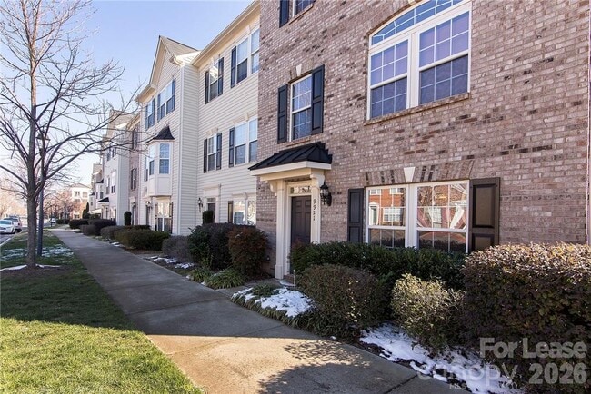 Photo - 9921 Kings Parade Blvd