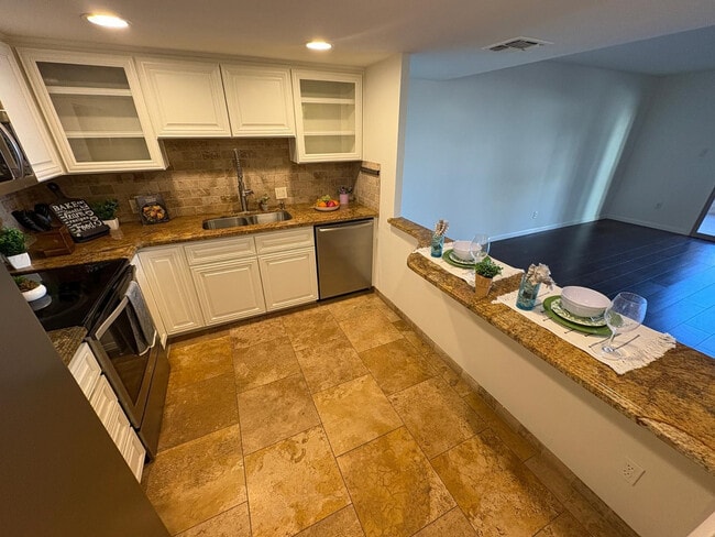 Photo - 7850 E Camelback Rd Unidad 109