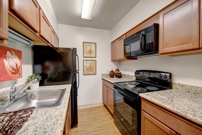 Copper Stone Full Kitchen View - Copper Stone Apartments