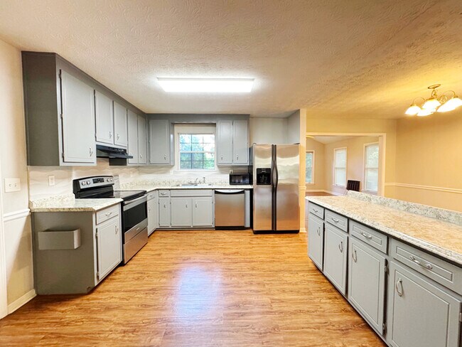 Photo - 2945 Sawgrass Trail SW