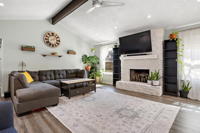 Photo - 805 Garden Path Dr