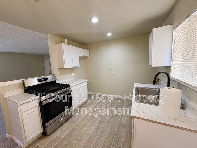 Photo - 68085 Cll Bolsa Unidad B