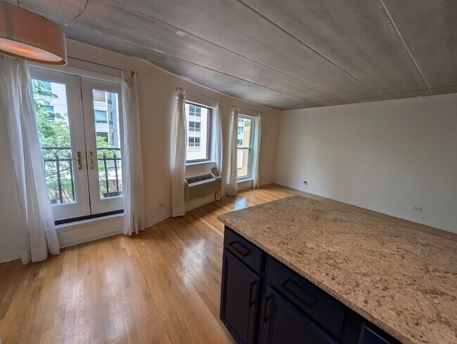 Photo - 711 W Gordon Terrace Unit 305
