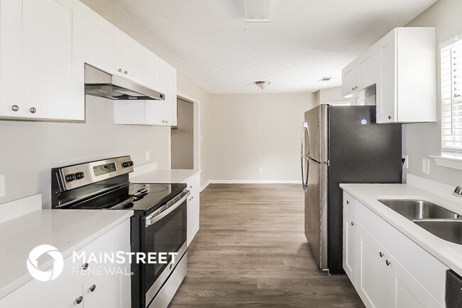 Photo - 329 Lakeshore Dr