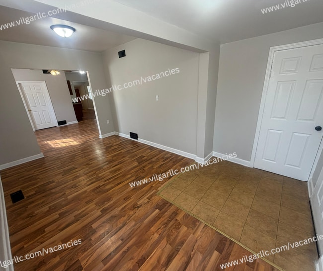 Photo - For rent - Spacious 3 Bed / 2 Bath Home