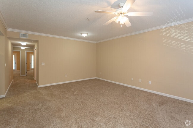 2BR, 2BA - 1,450 SF
