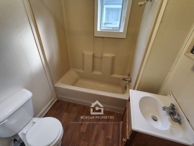 Photo - 2304 Hendricks St