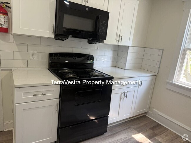 Building Photo - Single family home in Upper Deerfield!