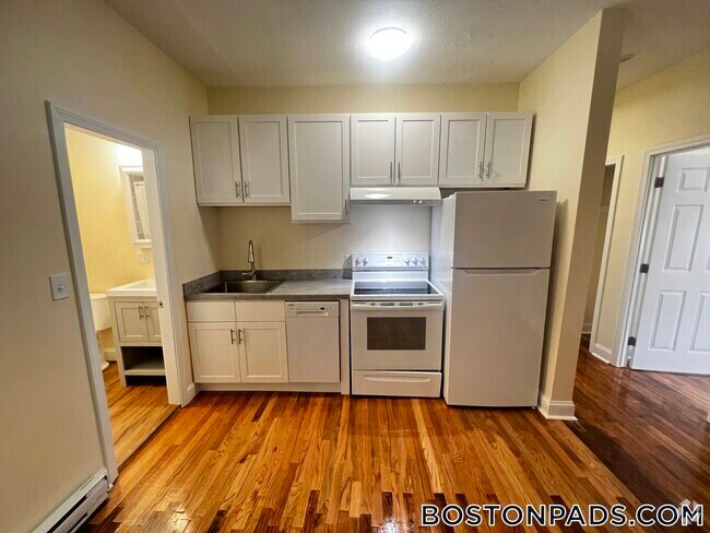 Building Photo - 892 Huntington Ave Rental