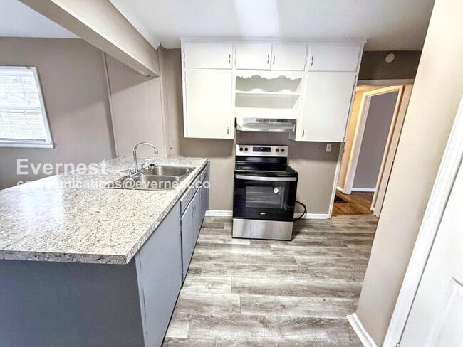 Photo - 920 80th St S