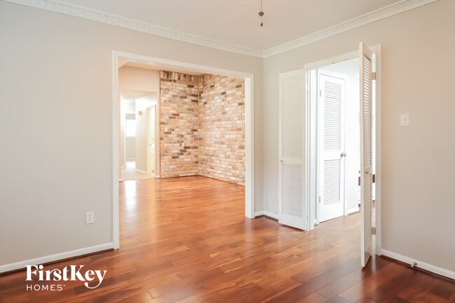 Photo - 3823 Pleasant Valley Dr