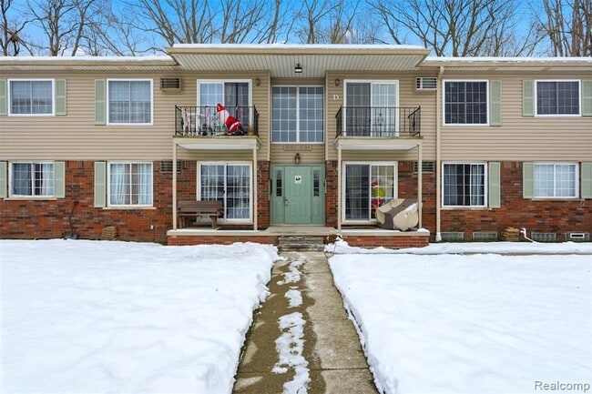 Photo - 8188 24 Mile Rd Unidad 32