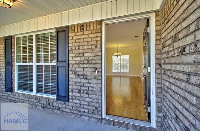Photo - 209 Augusta Way