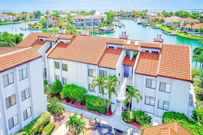 Building Photo - 557 Pinellas Bayway S Unit 303 Rental