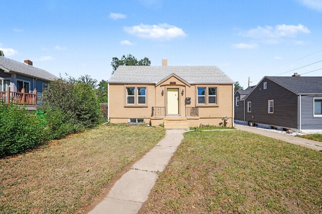 Building Photo - Charming 2-Bedroom Wheat Ridge Bungalow Near Sloan’s Lake - Available Now! Unit A