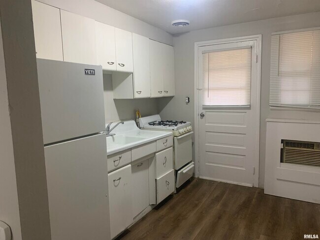 Photo - 108 Oakdale Rd