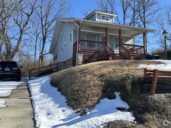 Building Photo - 4131 Olive St Rental