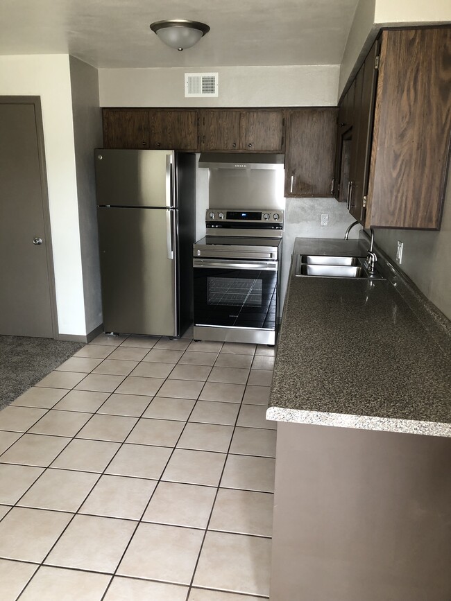 Photo - 205 E Dunklin St